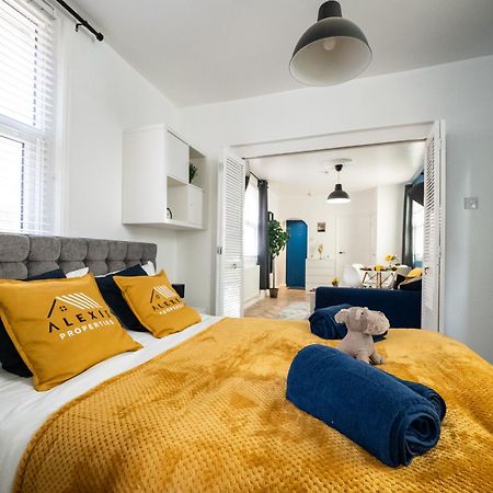 Seaside Retreat: Luxury 1-Bed, Free Parking Portsmouth Exterior foto