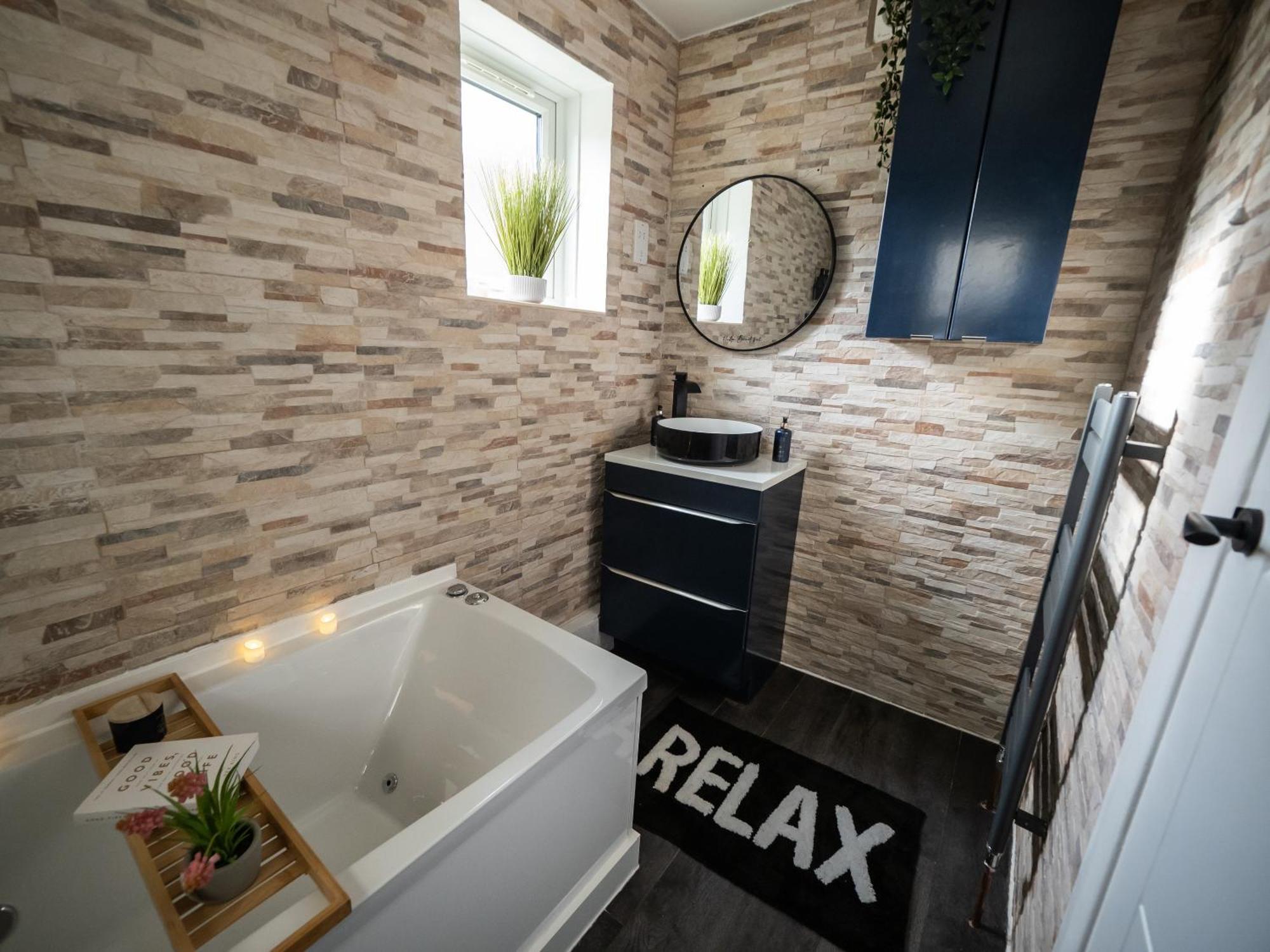 Seaside Retreat: Luxury 1-Bed, Free Parking Portsmouth Exterior foto